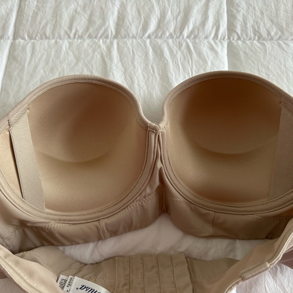 Strapless Contouring Bra - Picture 3 of 3